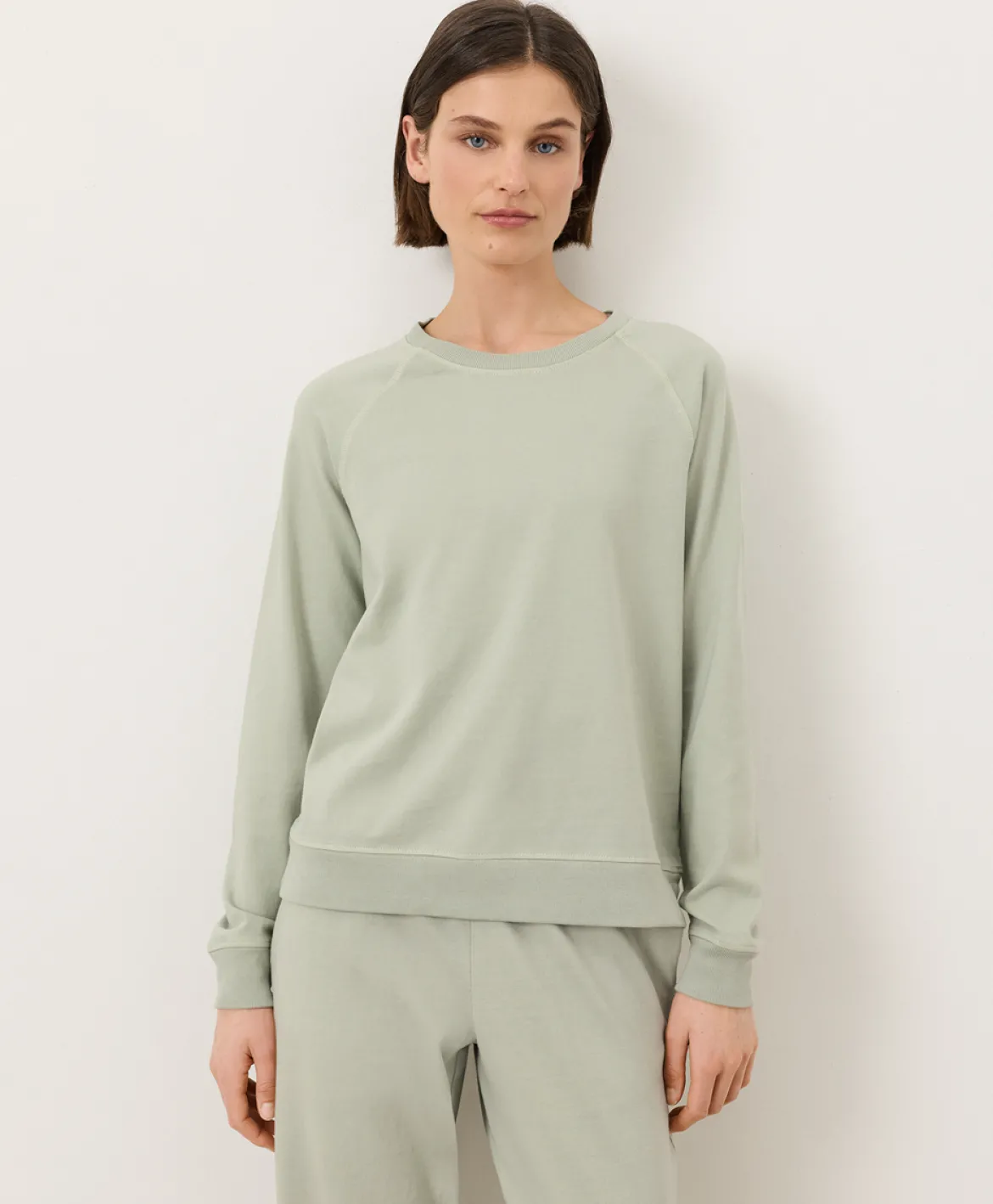 Organic Weekends Relaxed Raglan Sweatshirt